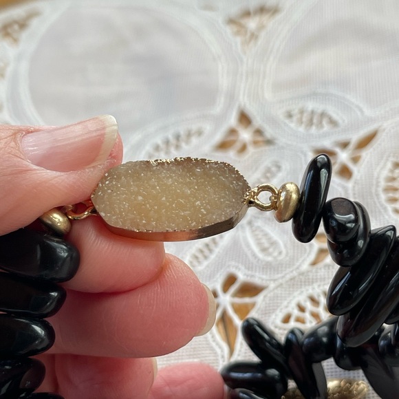 Plunder black glass or stone druzy bracelet - Picture 2 of 6